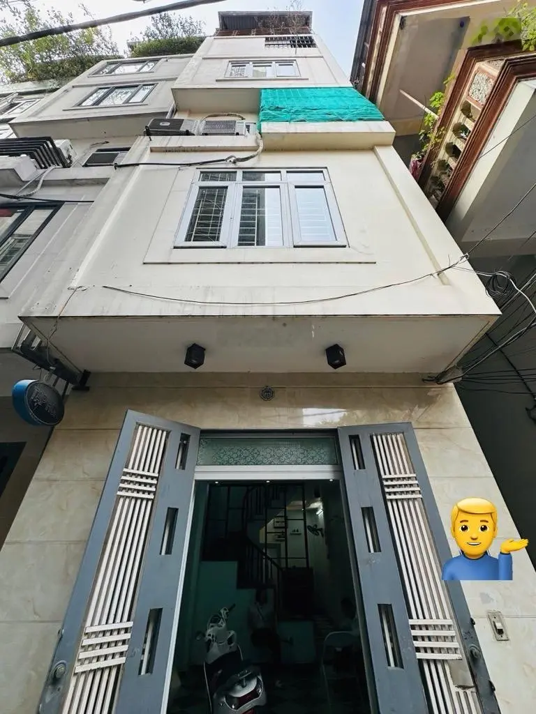 Lô góc Quan Nhân dân xây chắc chắn. 3 gác dạo cửa. Dt 36/40m2T2 chào 7.6 tỷ còn TL. Nói k vs tin ảo