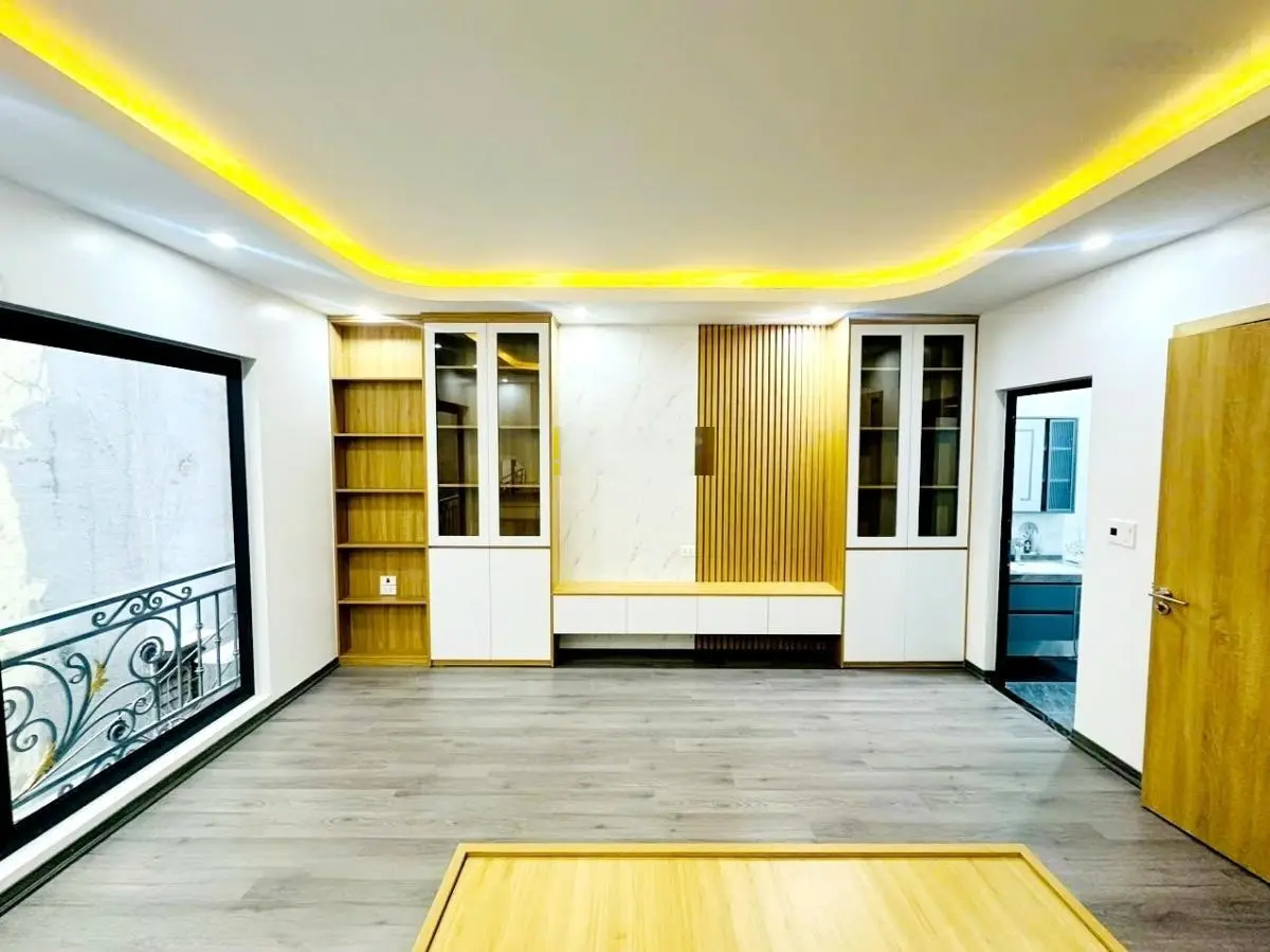 Tứ liên 37m xây mới 5 tầng thang máy mặt tiền 4.8m 2 mặt thoáng sổ đỏ vuông đẹp đầy đủ nội thất