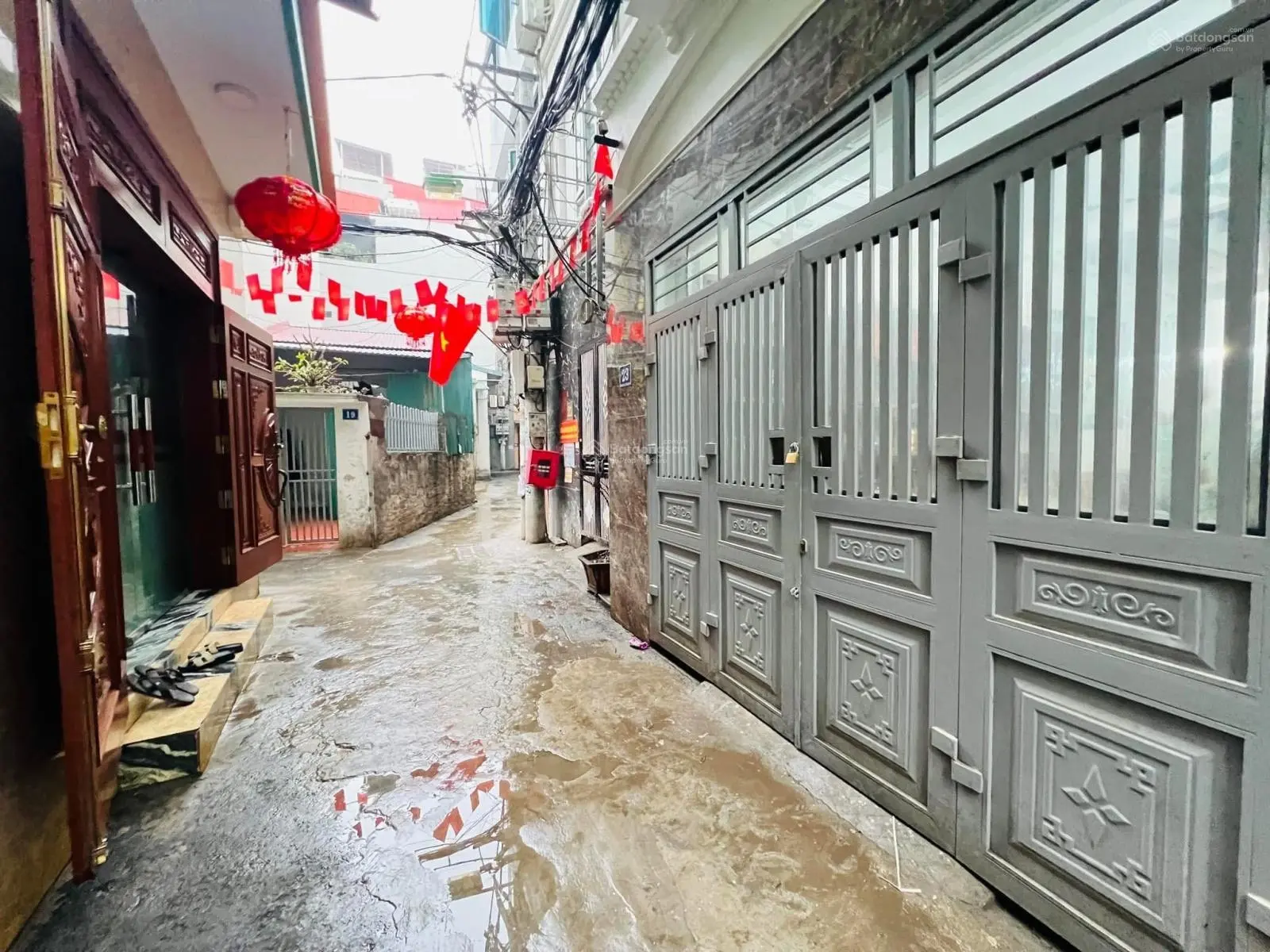 Mễ Trì 56m2 - dân xây nhà đẹp ở ngay - ở hoặc thêm tầng sửa thành CCMN - mặt ngõ 3 gác tránh xe máy