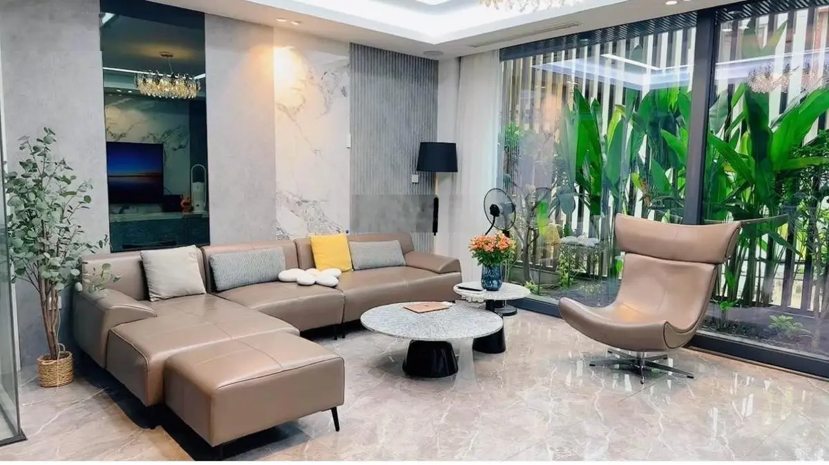 Bác Hùng nhà em cần bán gấp nhà phố Yên Lạc 80m2 6.5 tầng MT 6.1m giá 26.5tỷ, vỉa hè ô tô tránh