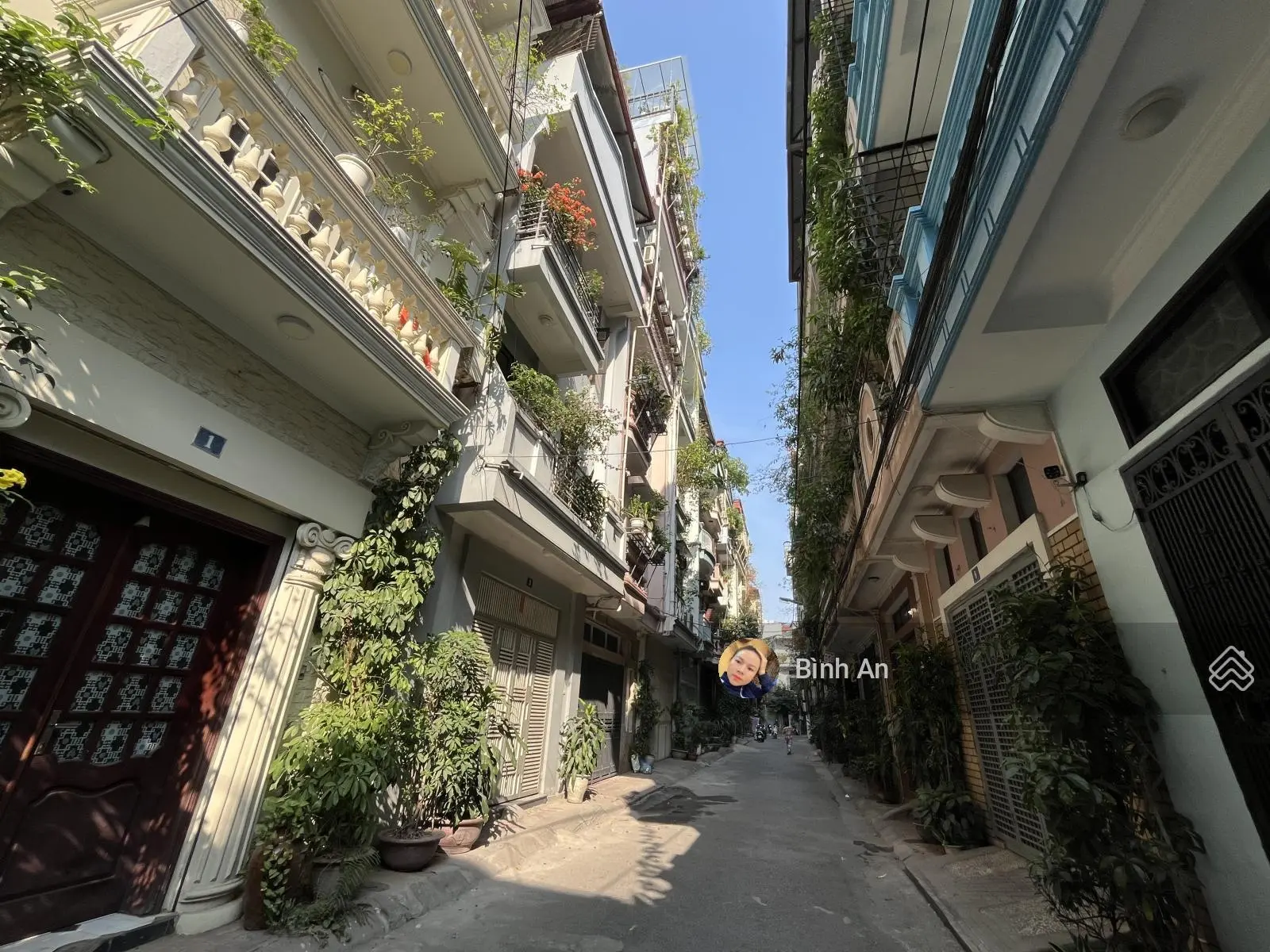 Bán gấp nhà phố minh khai diện tích 56m 7 tầng thang máy giá chỉ 18 tỷ kinh doanh sầm uất.