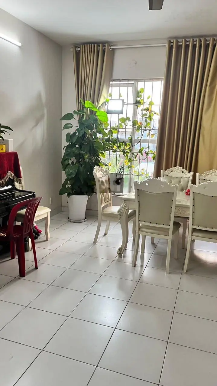 Bán gấp căn hộ Sài Gòn Mới Nhà Bè. DT 76m2 2pn, 1wc. Giá 1,5 tỷ đồng. Full toàn bộ nt y hình