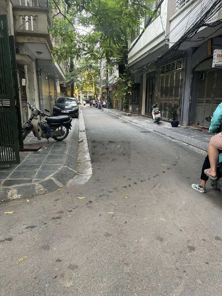 Bán nhà Phố Hoàng Văn Thái nhà lô góc 2 mặt ngõ ô tô vào nhà