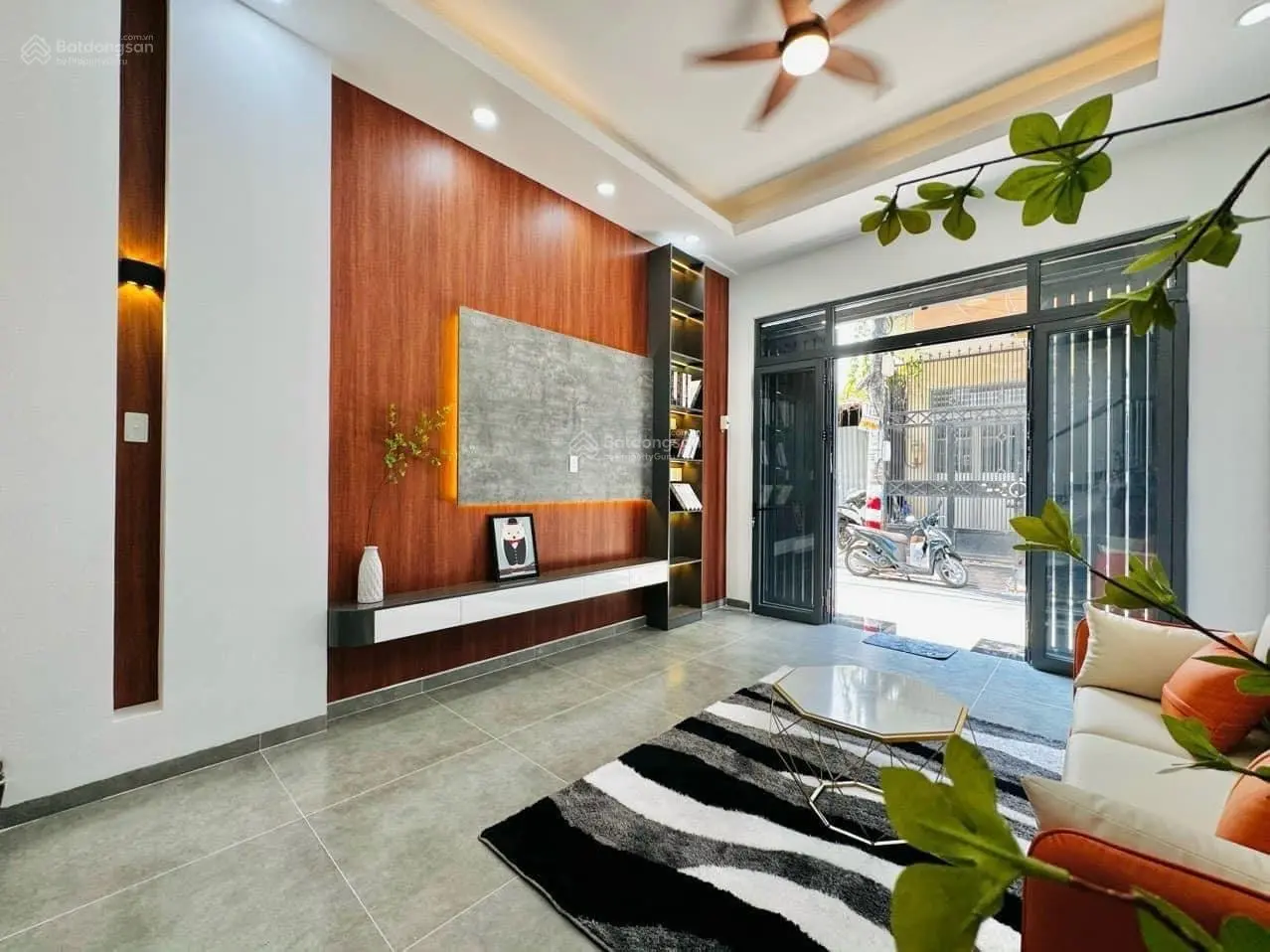 Chủ Giảm Sâu Bán Gấp Nhà Lê Văn Miến,P.Thảo Điền,Quận 2,Giá:4,45Tỷ/66m2(5x13,2m) 1Trệt 2Lầu Sổ Sẵn