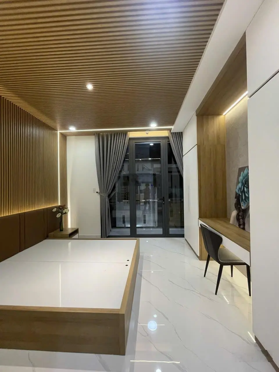 Nhà đẹp 5 tầng mới 100% vảo ở ngay, hẻm xe hơi Lạc Long Quân, Q11 chỉ 9,3 tỷ TL
