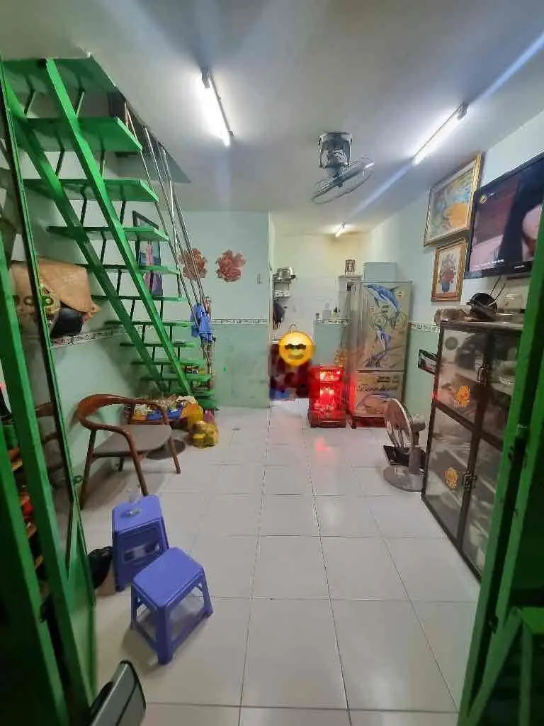 🌹2 TẦNG KIÊN CỐ, 2PN - VÀI BƯỚC RA MẶT TIỀN - GIÁP Q1 Chỉ nhỉnh 2 Tỷ