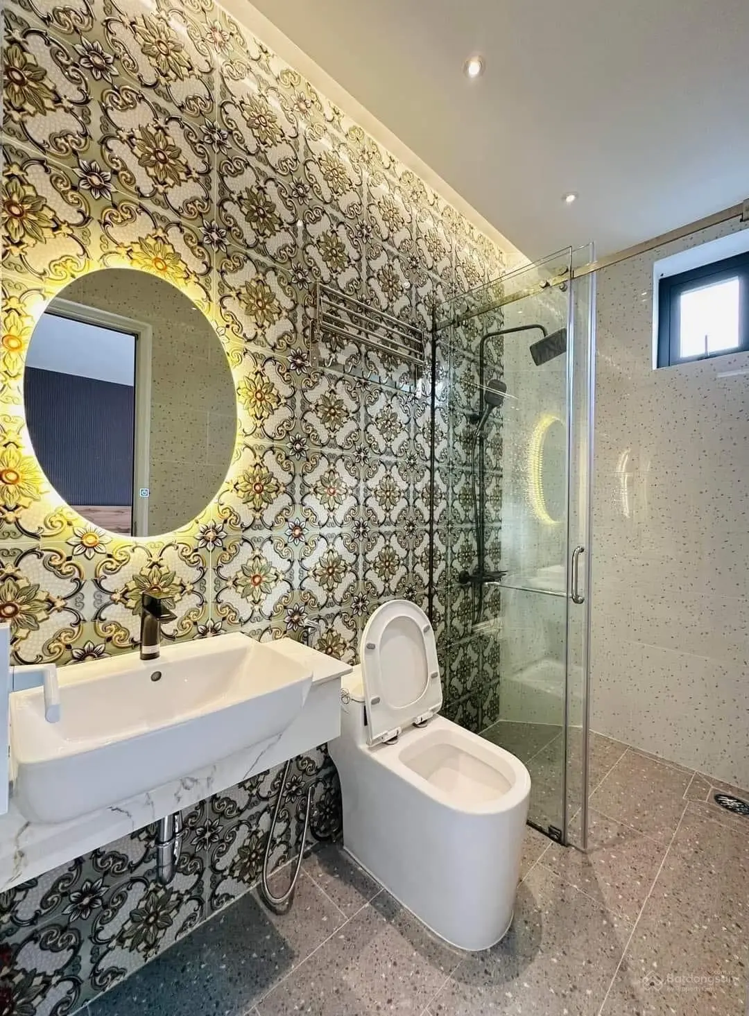 Căn duy nhất - hàng hiếm! Nhà Cách Mạng Tháng 8, P. 11, Q. 3, DT: 90m2,giá 3 tỷ 650 Sổ hồng riêng
