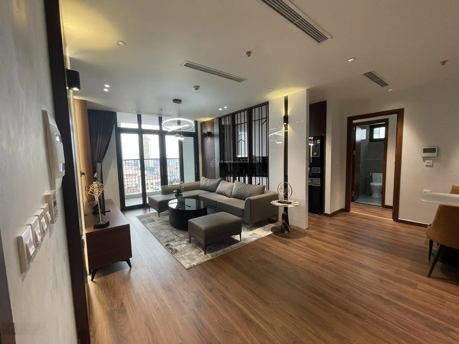 Cần bán căn góc full nội thất 93m2 ở ngay hoặc cho thuê đều được tại Tháp Đôi Prime