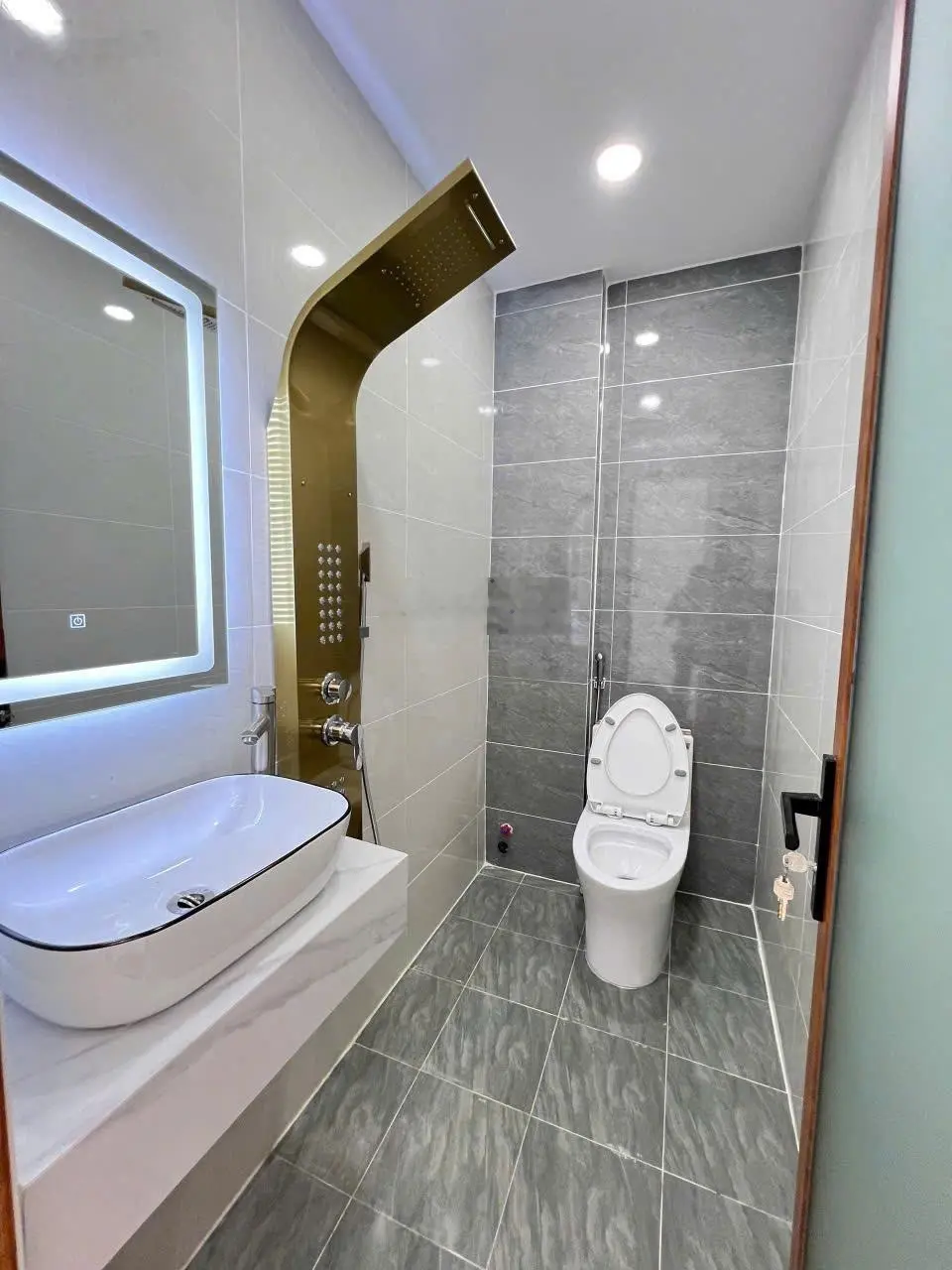 Kẹt tiền bán Nhà 1/ Đường Trần Đại Nghĩa Ngay Vòng Xoay An Lạc (6x19) Giá 1 tỷ 550tr Cách Chợ 100m