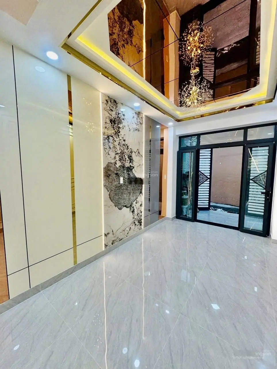 - BÁN NHÀ Q4 KHU DÂN CƯ HIỆN HỮU KHÔNG LO GIẢI TOẢ nNguyễn Thần Hiến, Phường 18, Quận 4, TPHCM.