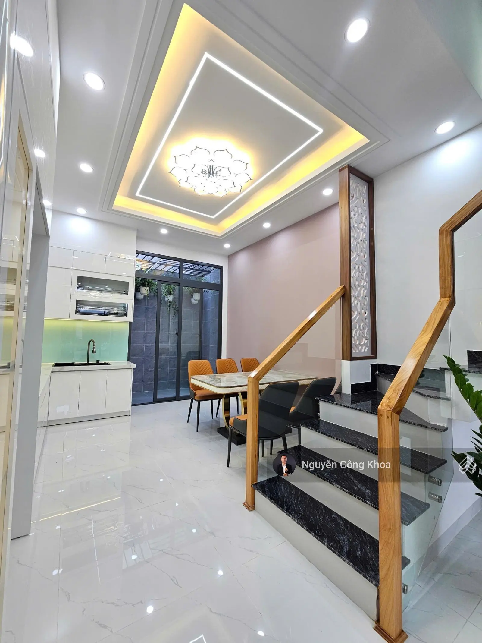 Bán nhà đúc 3 tấm mẫu hiện đại, sân ô tô, 4 phòng ngủ, đầy đủ nội thất, KDC P. Bình Chuẩn, Thuận An