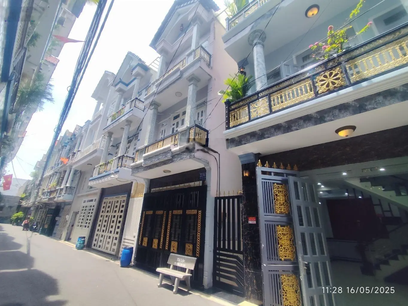 Nhà 3 tầng ngang 5m rộng rãi - hẻm xe hơi - 4 phòng ngủ, 4 tolet, phường Hiệp Thành - Quận 12