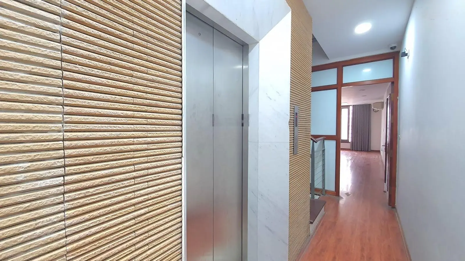 Bán nhà Pháo Đài Láng thang máy ô tô kinh doanh dòng tiền 75m2 6 tầng 25 tỷ LH: 0983 805 ***