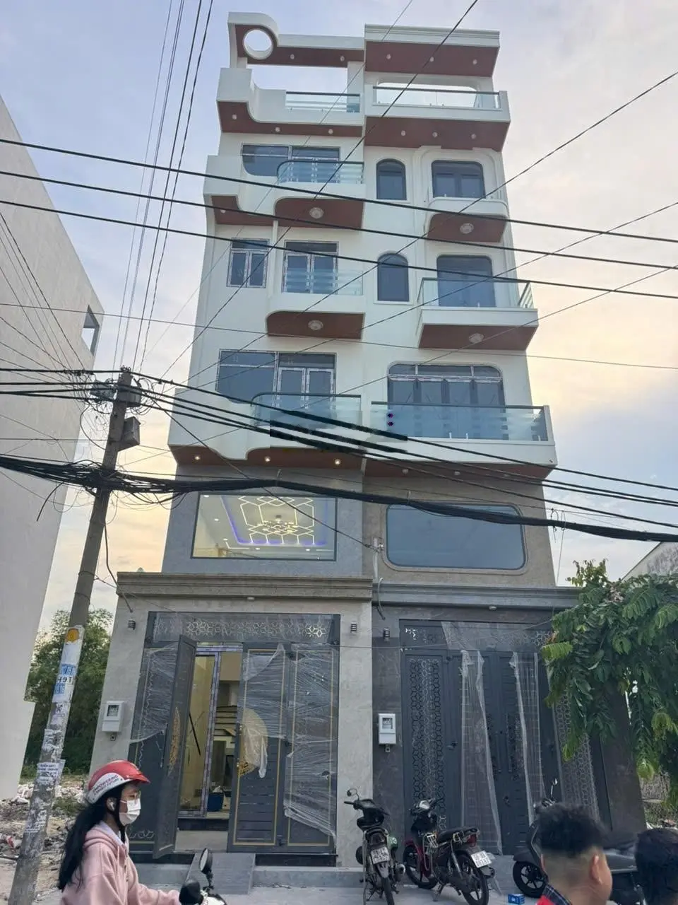 Nhà mặt tiền trương phước phan 4x20m đúc 5 tấm 6pn,6wc có thang máy gần lê văn quới