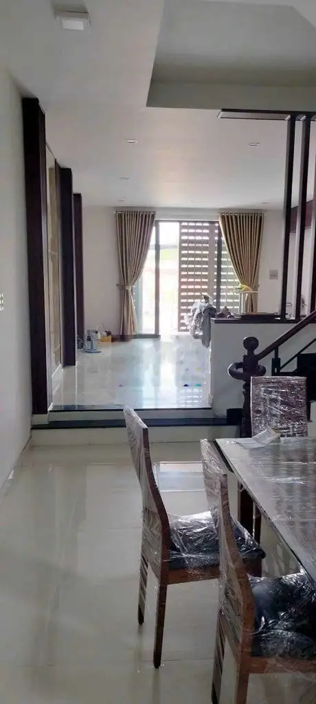 BÁN NHÀ 2 TẦNG,NGANG 5 MÉT,MẶT TIỀN ĐƯỜNG NHỰA 6 M,TRUNG TÂM QUẬN 7