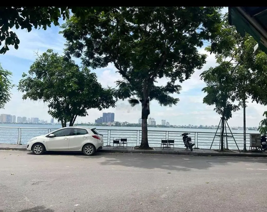 Bán nhà Nguyễn Đình Thi Hồ Tây lô góc 3mặt đường, diện tích 58m 4tầng