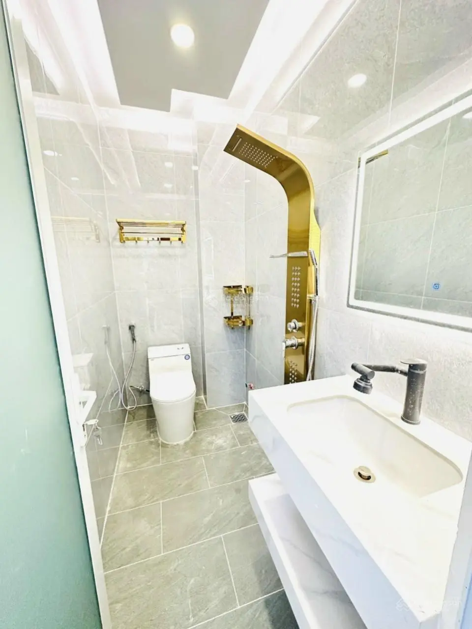 Giá 100% bán nhà mới đường Lê Văn Quới giá 6tỷ2 (4m * 13m) lộ nhựa 7m. Nhà như hình. Sổ hồng riêng