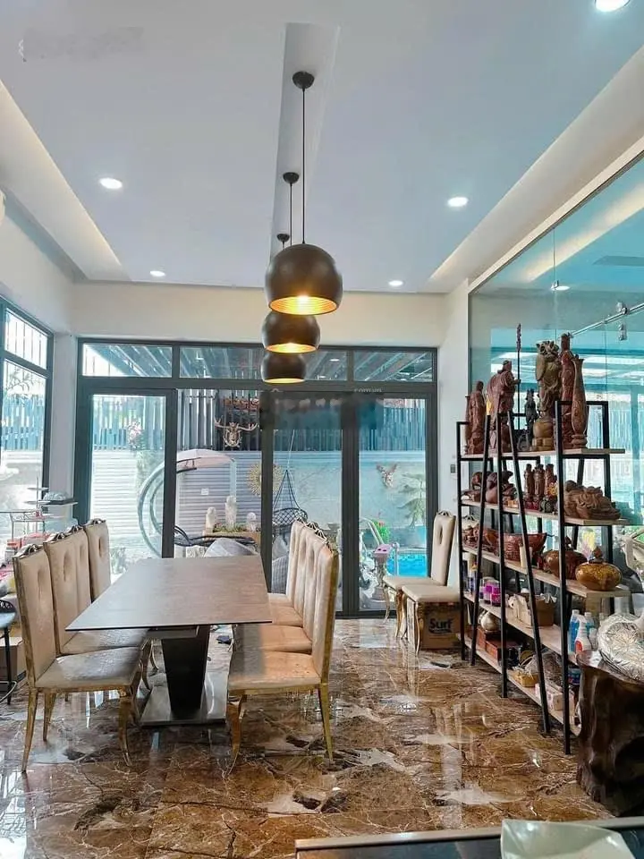 Biệt thự 200m2 hồ bơi sân vườn mới 100% TK hiện đại trung tâm phố Tây Thảo Điền Q2 - Giá 38 tỷ