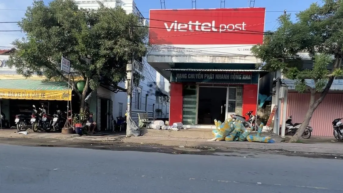 Nhà mặt tiền QL50 cách Chọ Cần Đước 200m