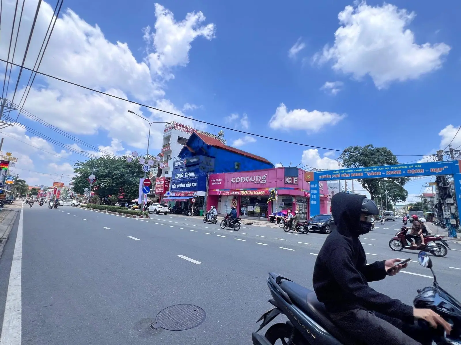 Hiếm mt Nguyễn An Ninh tp Dĩ An ngang 7m sổ riêng kinh doanh ViP số 1 kế TTHC Dĩ An