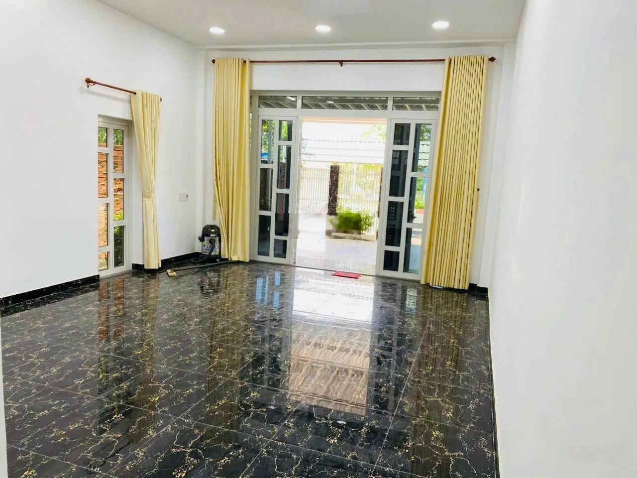 Bán gấp nhà mặt tiền Tỉnh Lộ 52 kinh doanh buôn bán đều được - gần ngay đg tránh QL55