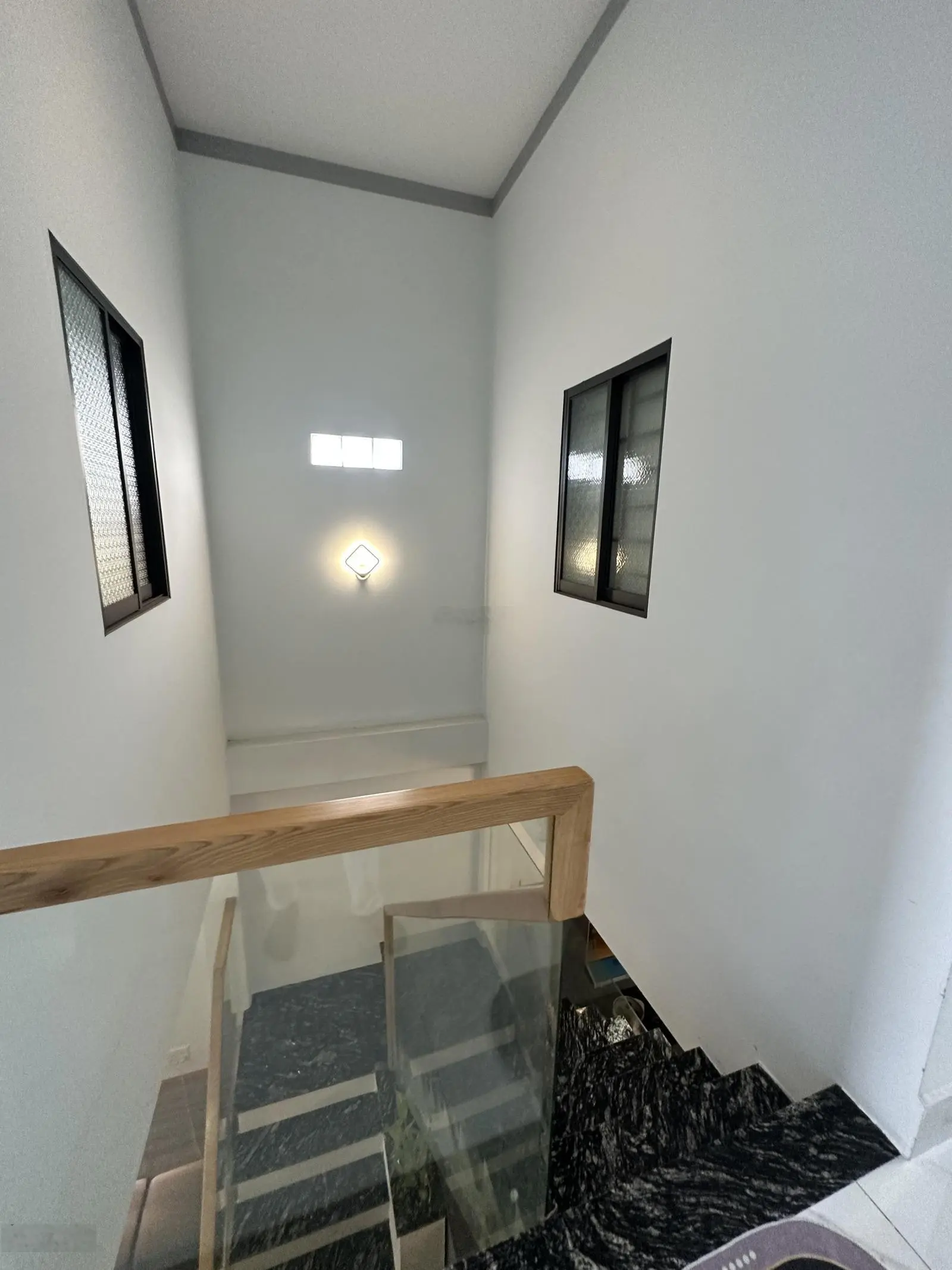 Nhà một trệt 1 lầu gần chợ trảng dài ,hồ bơi phương nam Biên hoà , đồng nai giá rẻ sổ riêng thổ cư