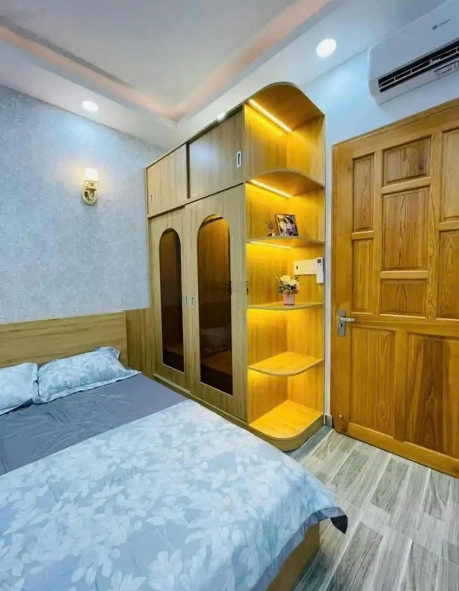 Đi nước ngoài bán nhà Vườn Chuối, P4, Quận 3, 44m2, giá nhỉnh 3.2 tỷ, SHR, thích hợp cho thuê.