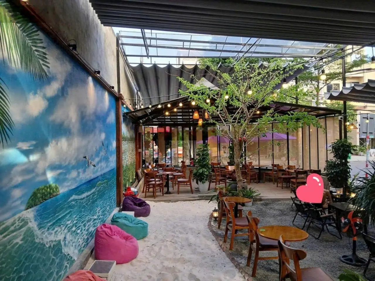 Hoàng Kế Viêm khu phố Tây - quán cafe lô góc 166m2, giá 35 tỷ thương lượng.