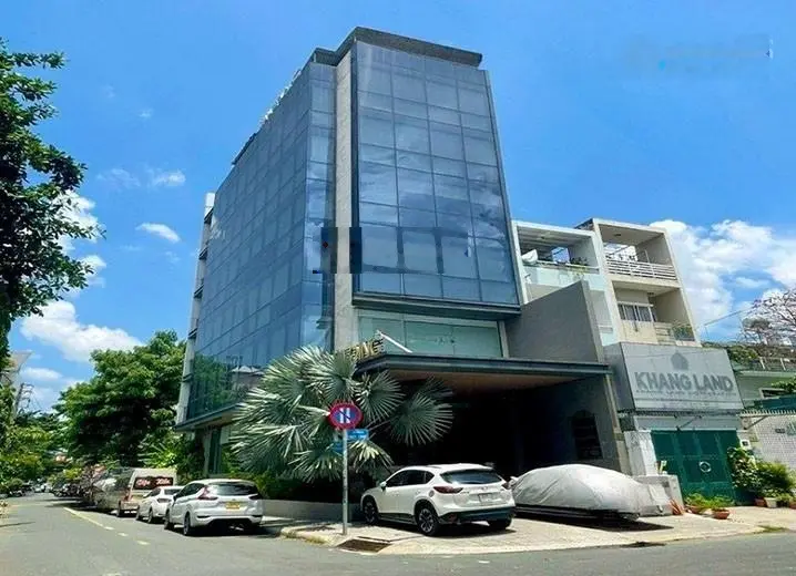 Siêu rẻ chỉ 213 triệu/m2! Khuôn đất MT Quốc Hương, Quận 2, 11x35m, XD: Hầm + 7 Tầng, giá 78 tỷ