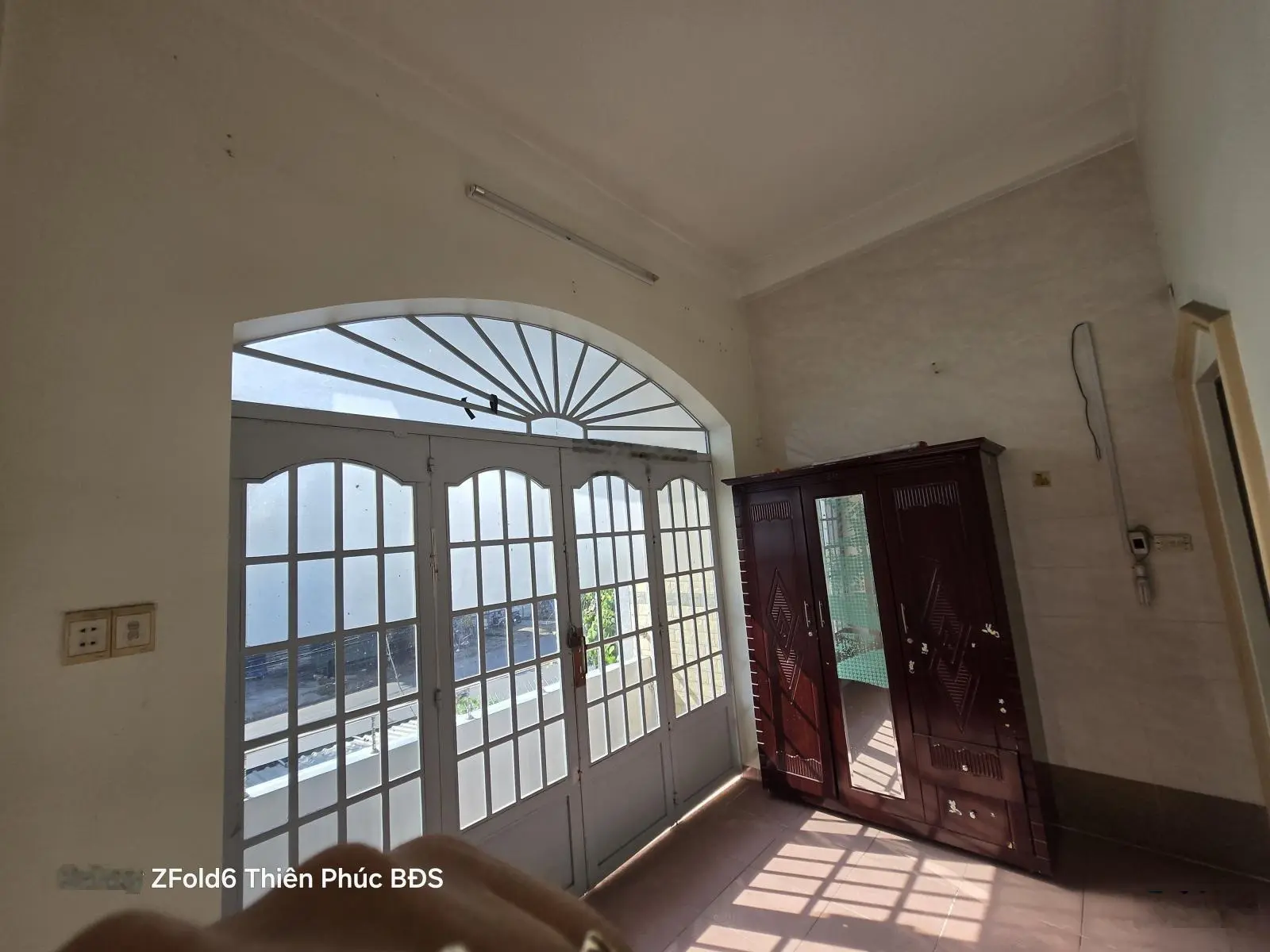 Nhà 3 tấm hoàn công MT đường D1,Tân Đông Hiệp, Dĩ An, giá chỉ 5,9 tỷ, 81m2.dts 148m.cho thuê 15 tr
