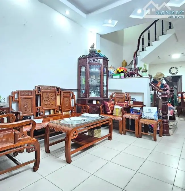 Bán nhà phố Hạ Yên Quyết: 52m2, ngõ ô tô tránh, sổ đỏ phân lô, nhà đẹp ở ngay, chỉ 11.9 tỷ