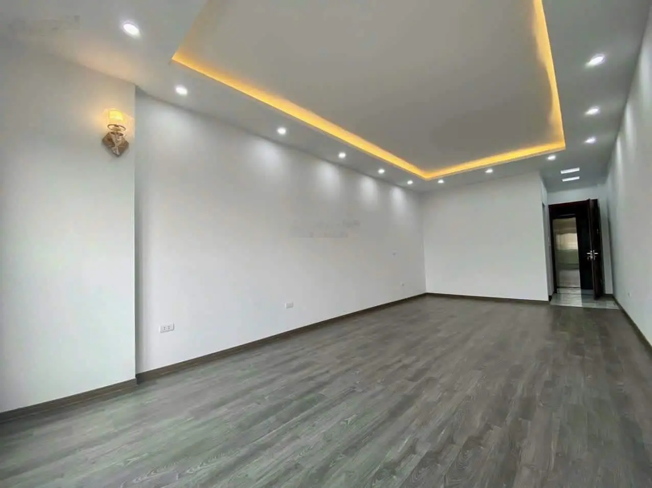Nhà mới Minh Khai, Hai Bà Trưng, thang máy, sát mặt phố, 42 m2, nhỉnh 8 tỷ