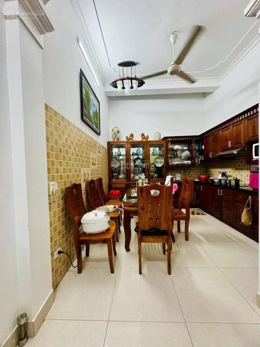 Bán nhà trần cung. 55 m2, 4 tầng dân xây. ngõ nông, thông, 2 thoáng trước sau. giá 10.5 tỷ