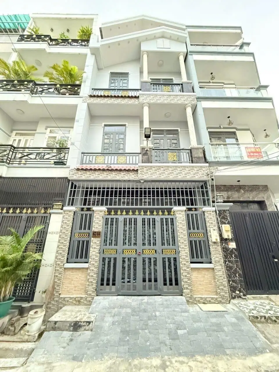 Bán nhà 4 tầng mặt tiền hẻm 67 Đào Tông Nguyên. Hẻm xe hơi 6 m thông tứ phía. Giá 5.3 tỷ tl