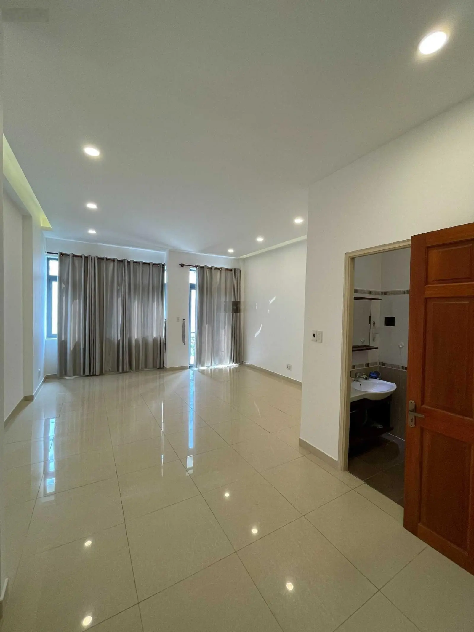 Bán nhà 3 lầu (5x16m) mặt tiền ĐS 2B khu Công Ích Quận 4, P Phú Mỹ, Quận 7 LH: 0917 796 *** Phương