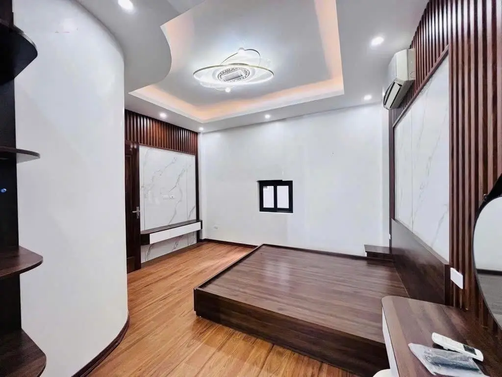 Bán nhà phố Bạch Mai 4tầngx3ngủ, ô tô đỗ cửa, sân chơi rộng, 3 thoáng, full đồ