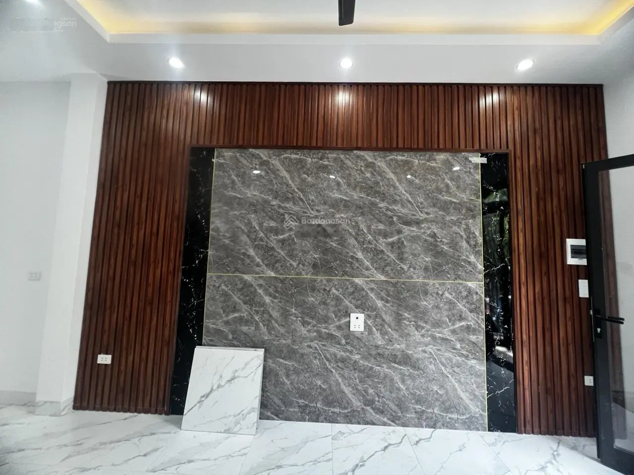Hàng hiếm tại Đại Mỗ - bán nhà 4PN, 4WC chỉ 4,4 tỷ vnd, 32,5m2