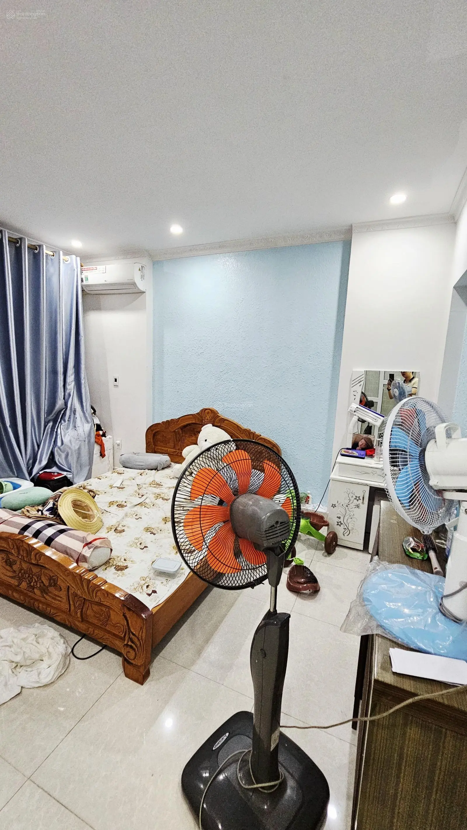 Chính chủ cần bán nhà 4 ngõ 384 Lạch Tray. Ngõ nông thoáng, công năng phù hợp, tiện ích ngập tràn.