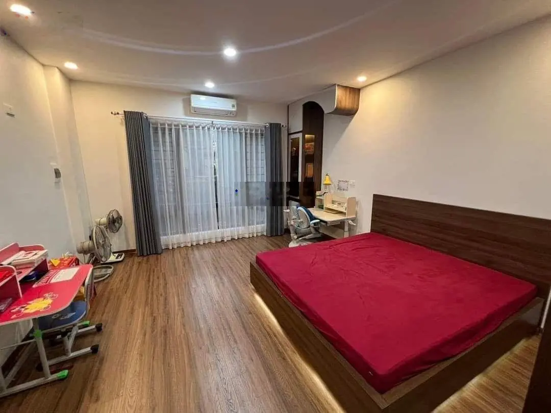 OTO TRÁNH LAI XÁ - HOÀI ĐỨC - VỀ Ở NGAY Dt: 35m - 5 tầng - chỉ 5 tỷ 98 (có thương lượng)