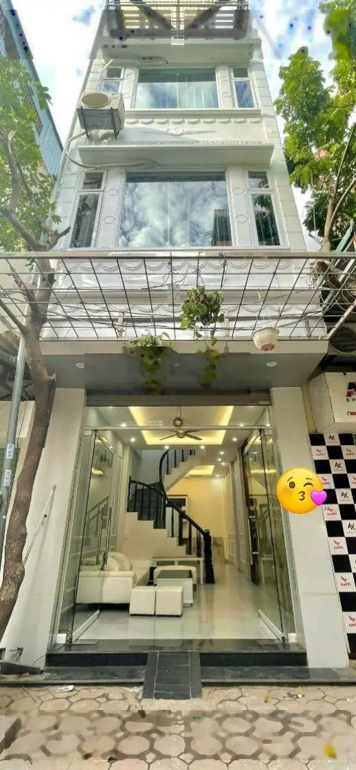 Mặt phố Chiến Thắng - Văn Quán - Hà Đông, 11.9 tỷ, 38m2, 4 tầng, MT 3.6m, như hoa hậu, ô tô vào nhà