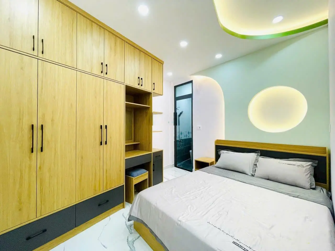 Chỉ 7tỷ5, diện tích 60m2 và 3 phòng ngủ. cần bán gấp nhà đẹp đường Thích Quảng Đức, P.5 Phú Nhuận