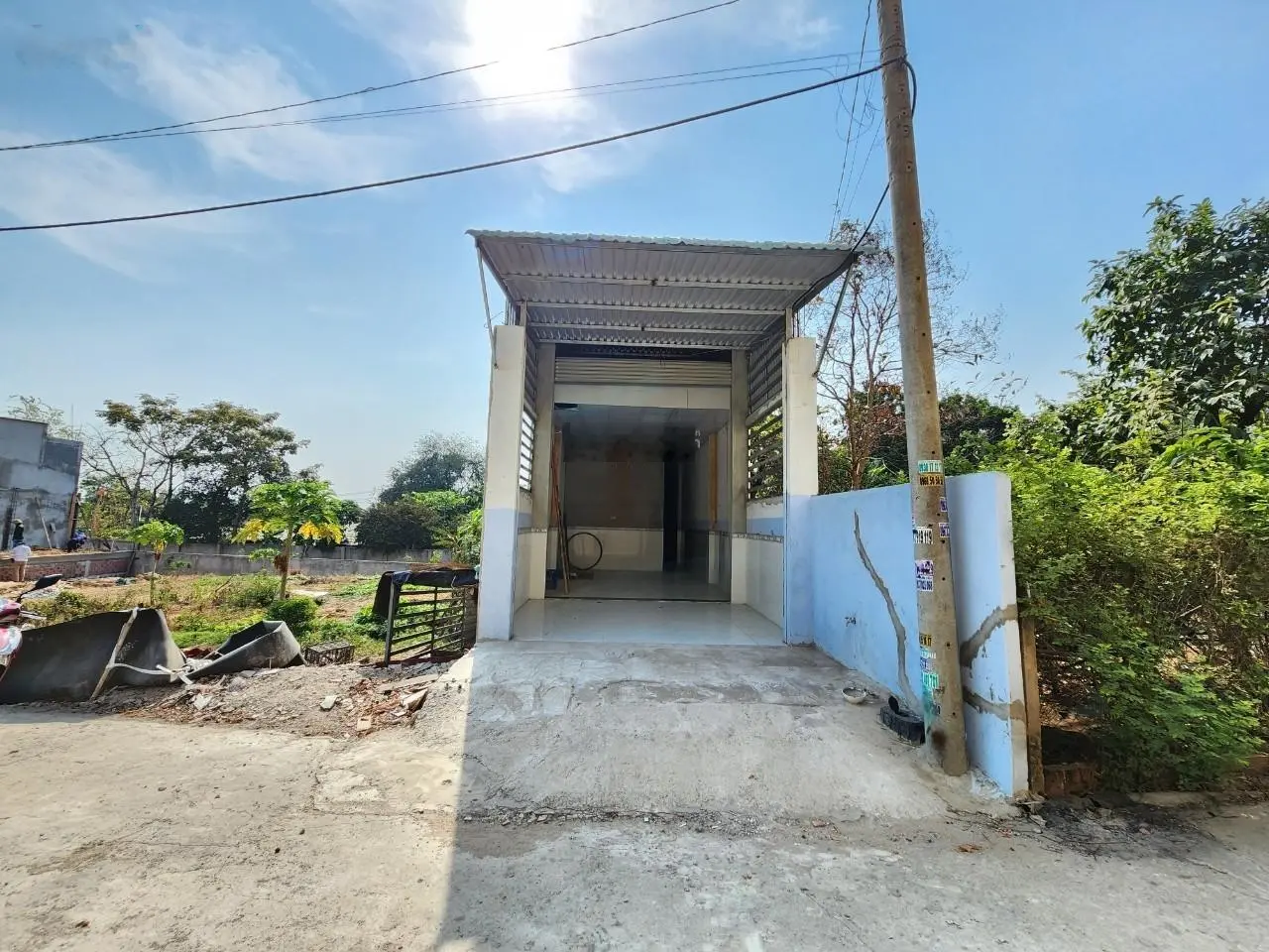 1 tỷ 950 bán đất có nhà cấp 4 phần thô cách đường Nguyễn Thị Tươi 200m, P. Tân Bình, Dĩ An