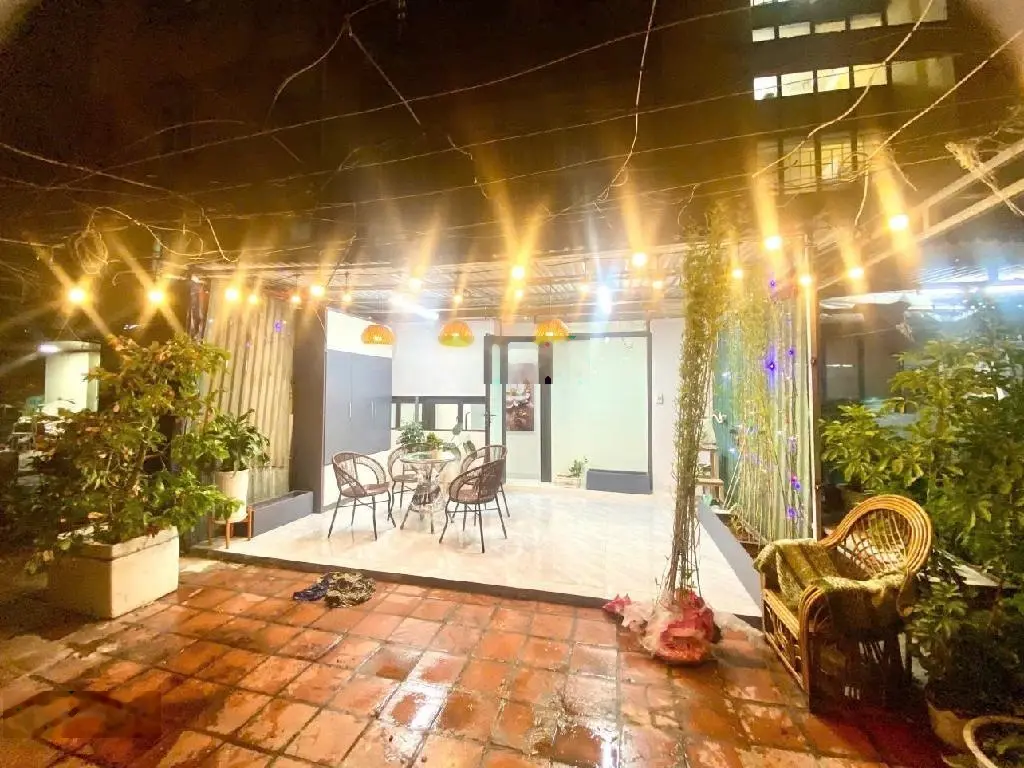 Chính chủ nhờ bán căn hộ 90m2 2N + 1 2vs giá 3.65 tỉ có bớt, nội thất xịn đẹp, ban công rộng đẹp