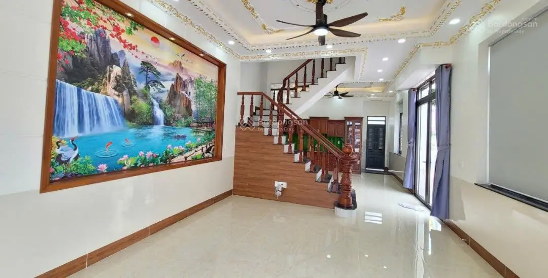 Bán nhà 1 trệt 2 lầu góc 2MT KDC Lê Phong 2, P. Tân Đông Hiệp, Dĩ An
