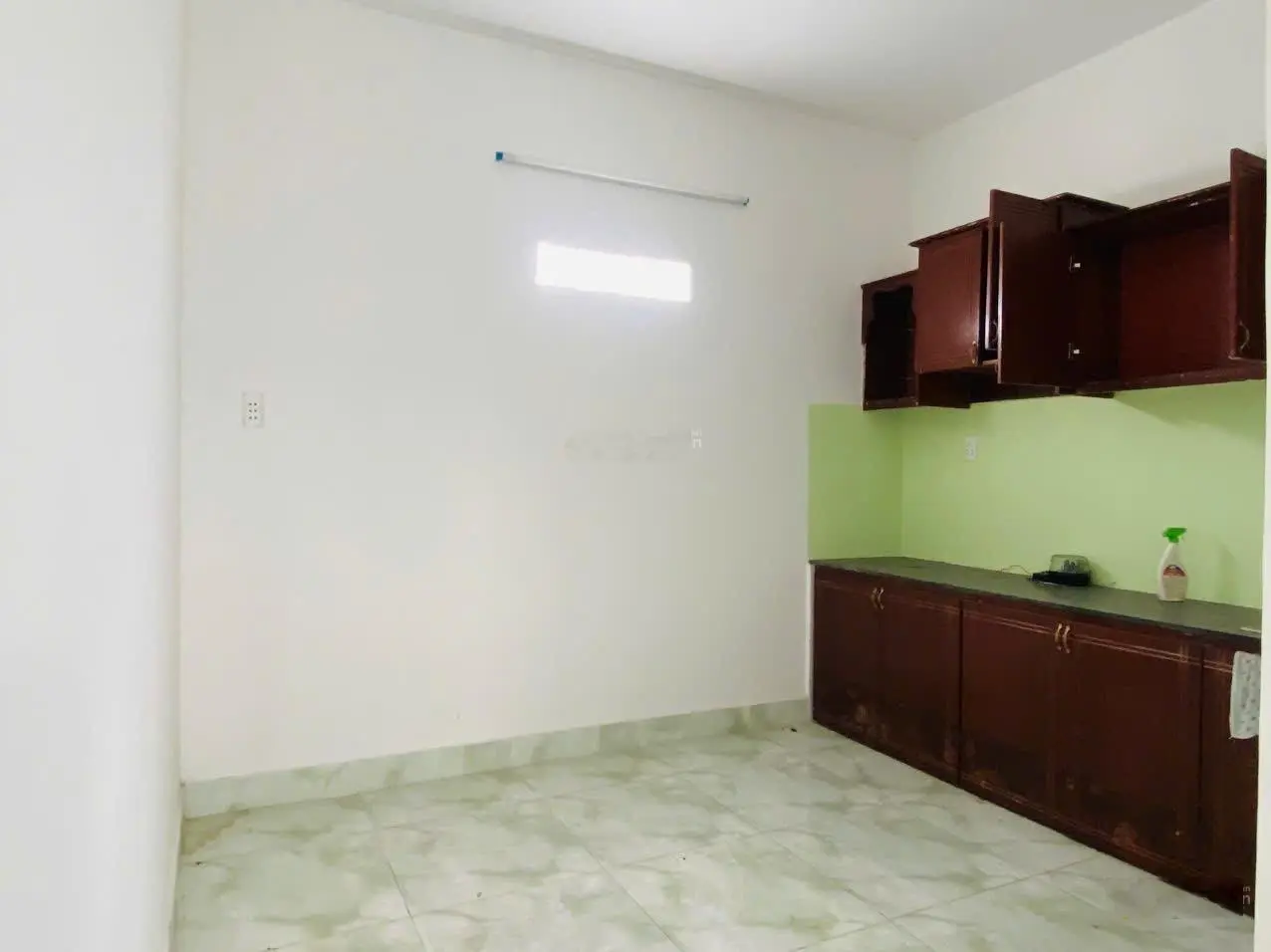 CẦN BÁN CĂN NHÀ tại TTTT Cần Giuộc 1 trệt 2 lầu 156m2 giá 1ty450 TL. Lh: 0931112822 (Ngân)