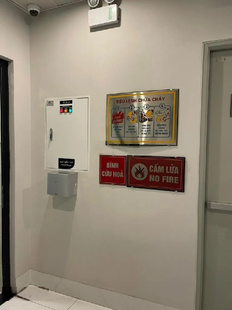 Building 200m 10 tầng mặt phố nguyễn văn cừ, long biên
