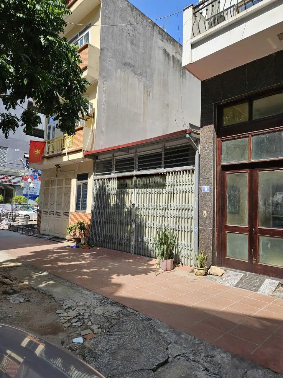 Bán lô đất siêu đẹp 51m tặng nhà cấp bốn đối diện tòa Xuân Mai Riverside - Giá 12.8 tỷ