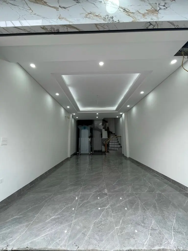 Bán nhà Thạch Bàn 42m2 x 5 tầng,thang máy,ngõ ô tô 4 chỗ vào nhà