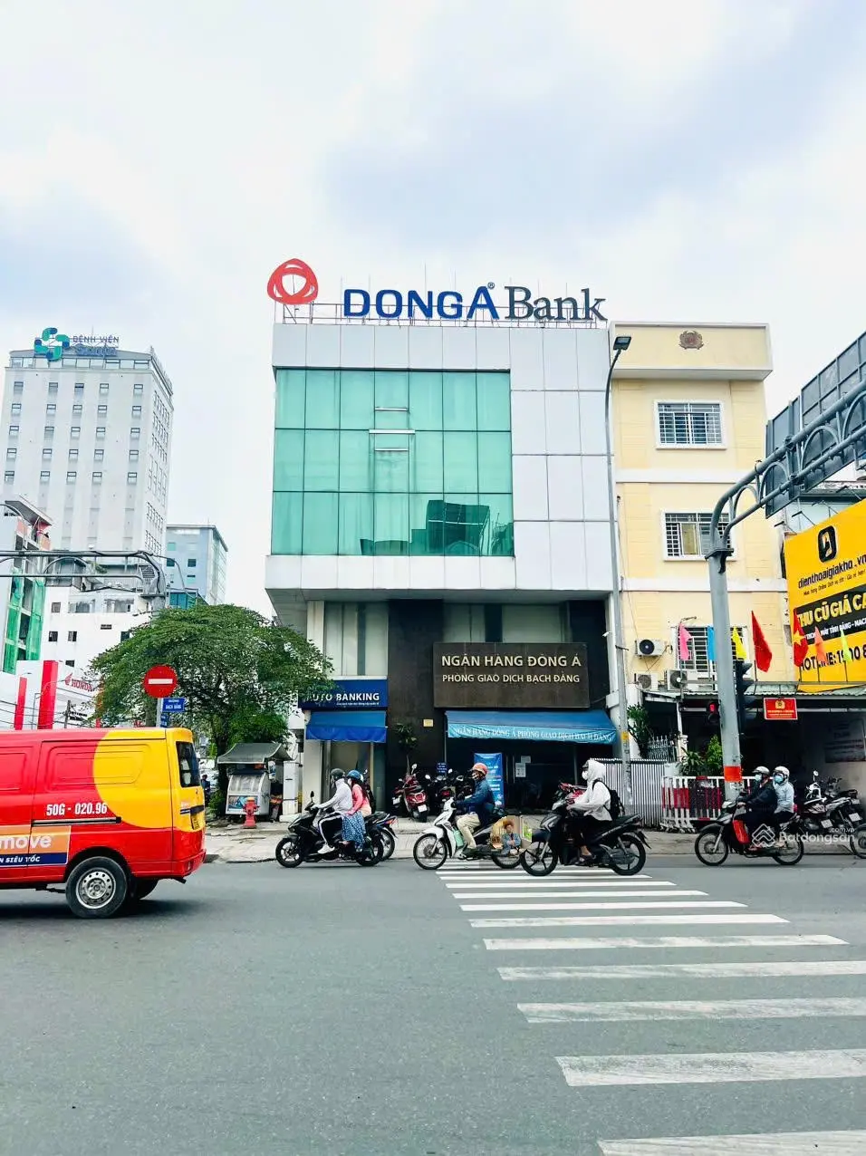 Bán nhà ngay mặt tiền Bạch Đằng - DT: 6 x 33m - XD: Hầm 6 tầng - HĐT: 80 tr/th - giá: 25 tỷ TL