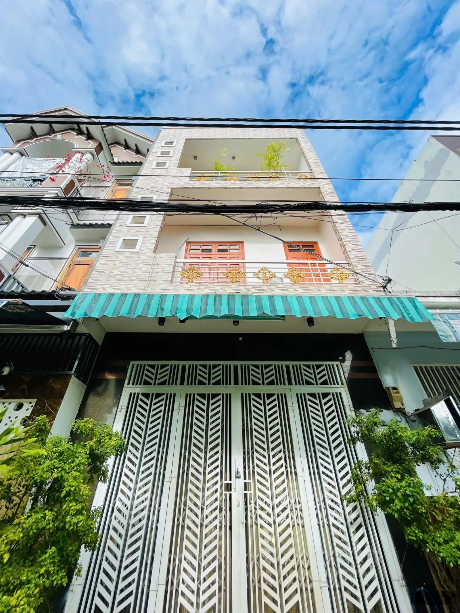 Bán nhà 3 tầng 3 mê đúc, view kênh mặt tiền Chúc Động, Hoà Minh, giá chỉ 4,45 tỷ thương lượng